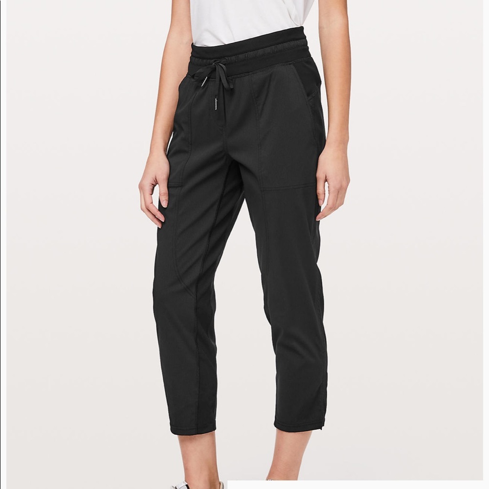 Lululemon crops